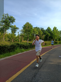 中考体育男子1000米